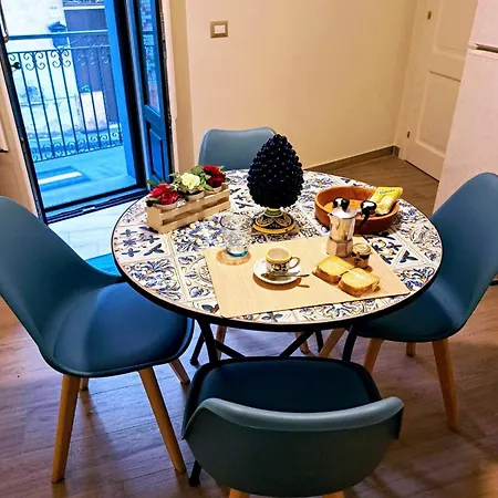 Casa Parrinello Etna بيت للعطل *
